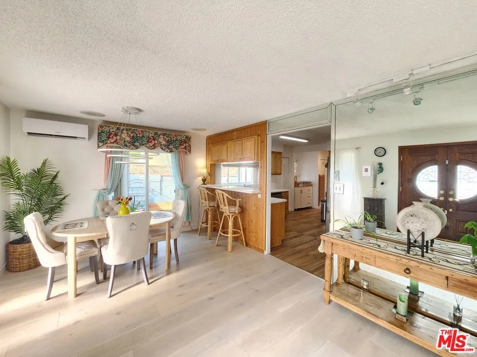 8130 Grimsby Avenue, Los Angeles, California 90045 home-pic-16